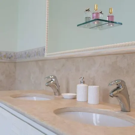 Luxury - Beach&swimming Pool Ghiffa