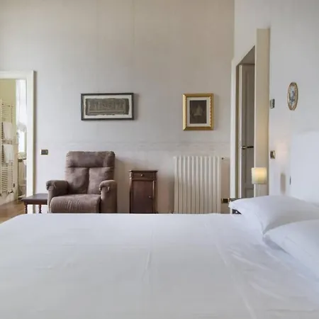 Luxury - & Swimming Pool